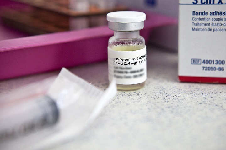 СК начал проверку после жалоб на нехватку лекарств для новосибирских детей со СМА