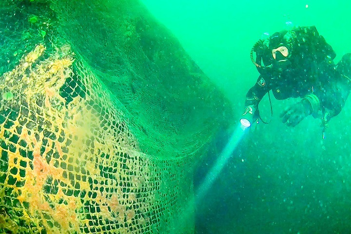 Экспедиция по поиску затонувших сетей стартовала на Байкале