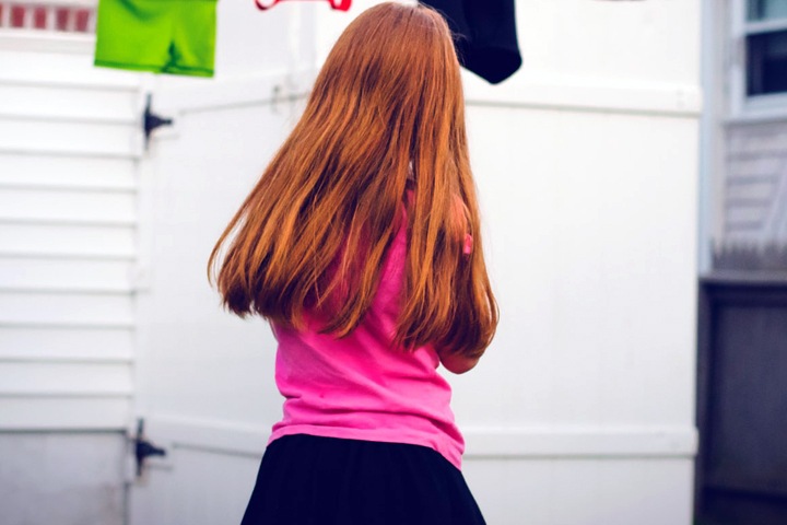 Женщины раздели 17-летнюю девушку и истязали ее на видео из-за ревности в Иркутской области Женщины раздели 17-летнюю девушку и истязали ее на видео из-за ревности в Иркутской области