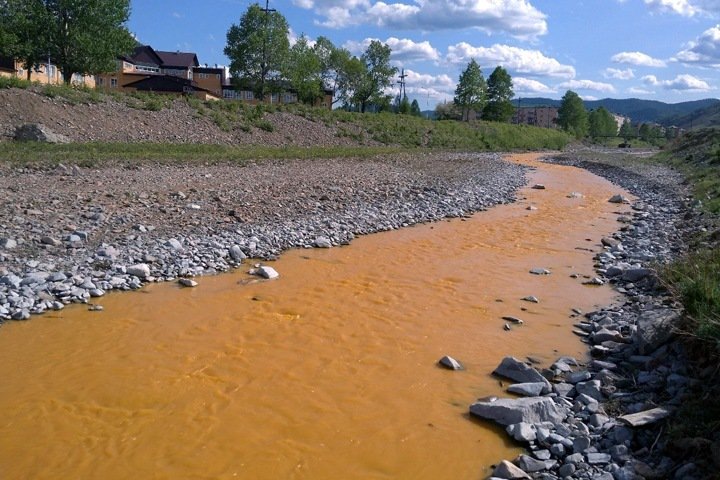 This river in Russia turned orange because of an abandoned Soviet-era mine This river in Russia turned orange because of an abandoned Soviet-era mine