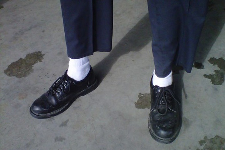 Сотрудника красноярской прокуратуры лишили премии из-за белых носков