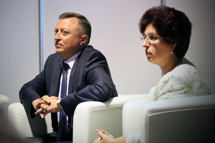 Новосибирские власти объявили конкурс по профилактике суицидов в школах