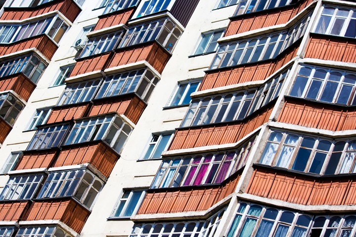 Новосибирец выиграл квартиру, купив лотерейный билет на почте Новосибирец выиграл квартиру, купив лотерейный билет на почте