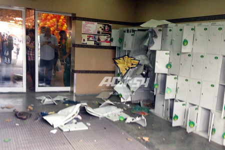 Один человек пострадал при взрыве в новосибирском ТЦ «Колорлон» Один человек пострадал при взрыве в новосибирском ТЦ «Колорлон»