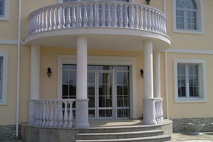 Новосибирское правительство заказало ремонт крыльца коттеджа за 3,5 млн