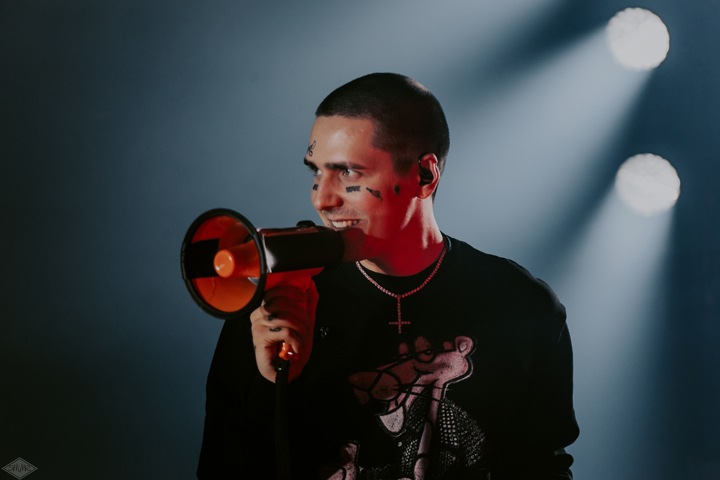 Рэпер Face намекнул на ложь новосибирского министра культуры Рэпер Face намекнул на ложь новосибирского министра культуры