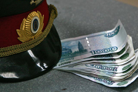 Директор омской автошколы осужден за взятку инспектору ГИБДД, принимавшему экзамен у его учеников