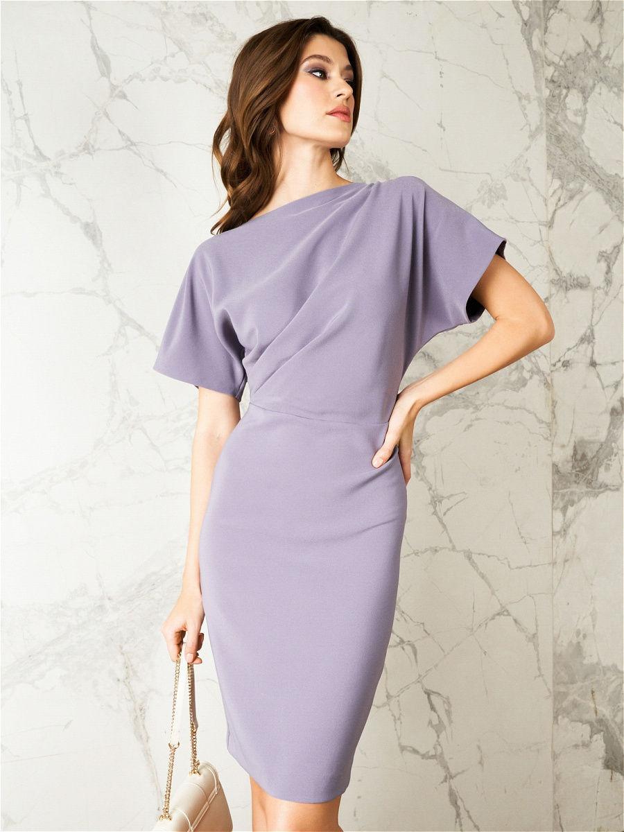 платье со спущенным плечом