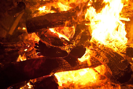 Жительница Бурятии заживо сожгла мужа Жительница Бурятии заживо сожгла мужа