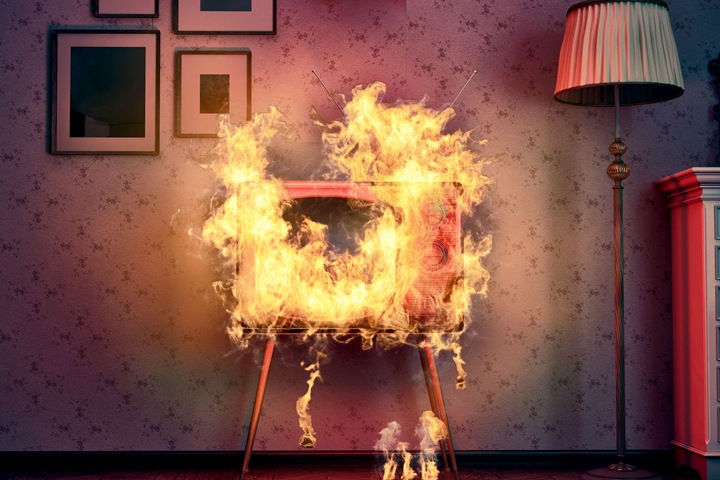 Семья погибла в Красноярском крае из-за возгорания телевизора Семья погибла в Красноярском крае из-за возгорания телевизора