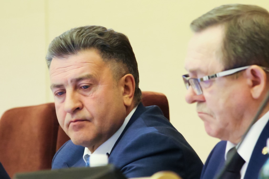 Андрей Шимкив (в фокусе) Андрей Шимкив (в фокусе)