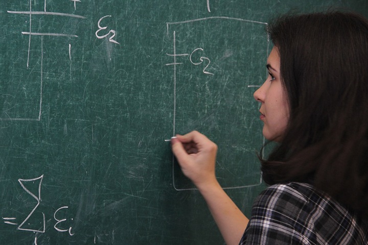 Новосибирская ФМШ вошла в десятку лучших школ страны по техническим наукам Новосибирская ФМШ вошла в десятку лучших школ страны по техническим наукам