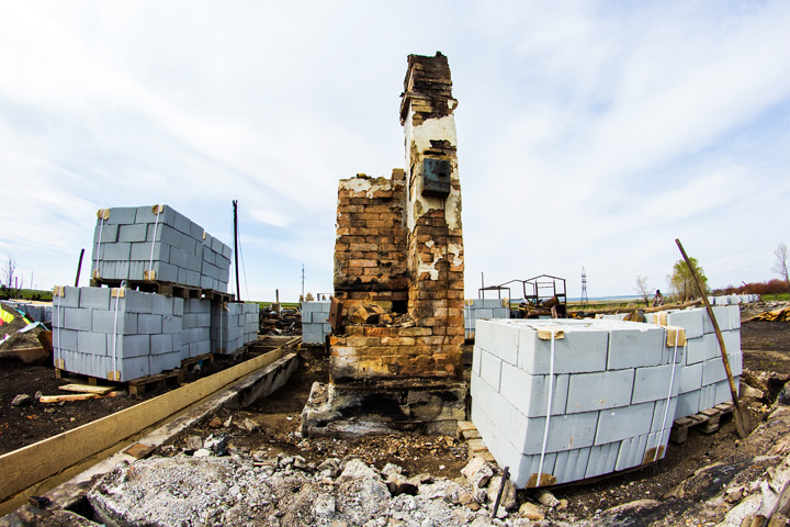 Один из голодающих в Хакасии строителей попал в больницу Один из голодающих в Хакасии строителей попал в больницу