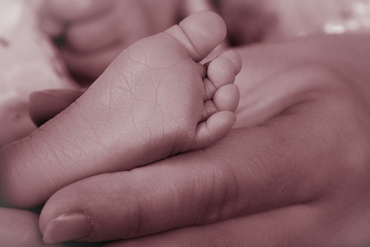 Тело замороженного младенца нашли в ведре на обочине дороги в Иркутской области Тело замороженного младенца нашли в ведре на обочине дороги в Иркутской области