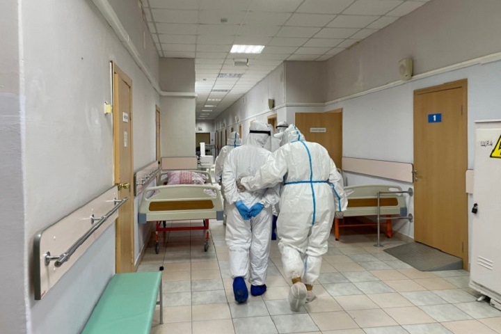 12 новосибирцев скончались от COVID-19 за сутки