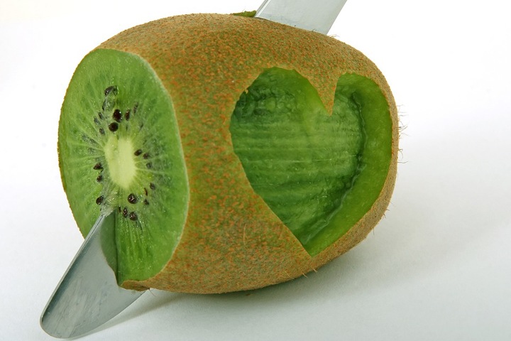 Пьяная омичка зарезала мужа и попыталась свалить вину на сына Пьяная омичка зарезала мужа и попыталась свалить вину на сына