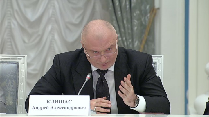 Написавший репрессивные законы красноярский сенатор получил орден от Путина Написавший репрессивные законы красноярский сенатор получил орден от Путина