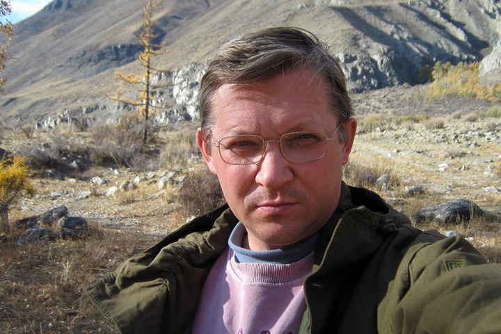 «Лучше раздать деньги и поддержать народ». Владимир Рыжков о Путине и «тяжелом состоянии» Кремля «Лучше раздать деньги и поддержать народ». Владимир Рыжков о Путине и «тяжелом состоянии» Кремля