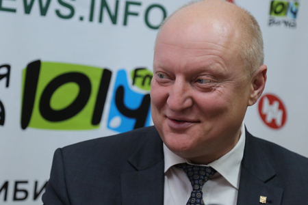 «Нам не хватает средств на ремонт тротуаров»: как будет развиваться крупнейший район Новосибирска «Нам не хватает средств на ремонт тротуаров»: как будет развиваться крупнейший район Новосибирска