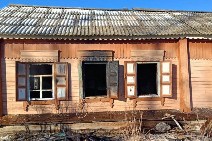 Двое маленьких детей погибли при пожаре в Забайкалье Двое маленьких детей погибли при пожаре в Забайкалье