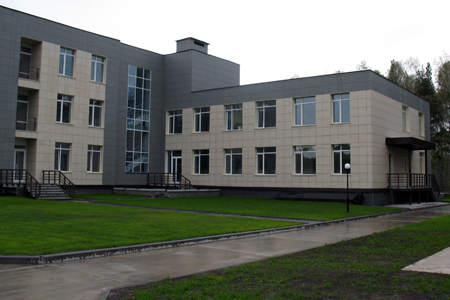 Резиденты бизнес-инкубатора Кольцово жалуются на резкий химический запах