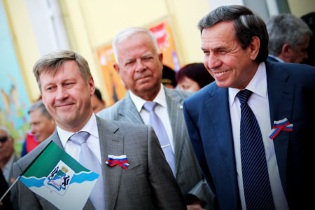 Борьба за землю ставит Новосибирск и область на грань открытого конфликта Борьба за землю ставит Новосибирск и область на грань открытого конфликта