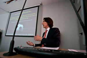 Алексей Смертин защитил в Барнауле диплом об ответственности футбольных фанатов