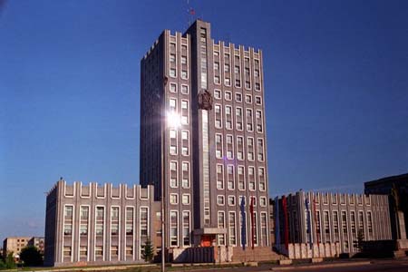 Полиция проводит обыски в мэрии Ачинска: из средств Фонда ЖКХ украли 7 млн рублей Полиция проводит обыски в мэрии Ачинска: из средств Фонда ЖКХ украли 7 млн рублей