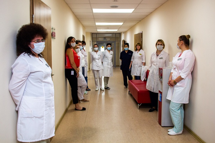 «Начались действия, которые имеют разрушительный характер в отношении здоровья нации»: врачи АНО «Клиника НИИТО» о недоверии главе института Корыткину «Начались действия, которые имеют разрушительный характер в отношении здоровья нации»: врачи АНО «Клиника НИИТО» о недоверии главе института Корыткину