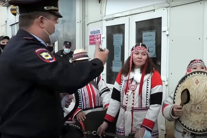 Коренные народы провели шествие на Таймыре: «Исконные земли захватывают промышленные компании» Коренные народы провели шествие на Таймыре: «Исконные земли захватывают промышленные компании»