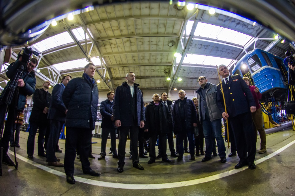 Анатолий Локоть, Андрей Травников, Данияр Сафиуллин, Владимир Знатков, Анатолий Костылевский, Аркадий Чмыхайло (слева направо на переднем плане) Анатолий Локоть, Андрей Травников, Данияр Сафиуллин, Владимир Знатков, Анатолий Костылевский, Аркадий Чмыхайло (слева направо на переднем плане)