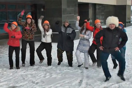 Горно-алтайские энергетики отметили свой праздник под «Gangnam Style» (видео)