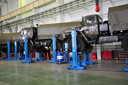 Новосибирское ОАО «15 ЦАРЗ» может перейти от «Оборонсервиса» к «Уралвагонзаводу» Новосибирское ОАО «15 ЦАРЗ» может перейти от «Оборонсервиса» к «Уралвагонзаводу»