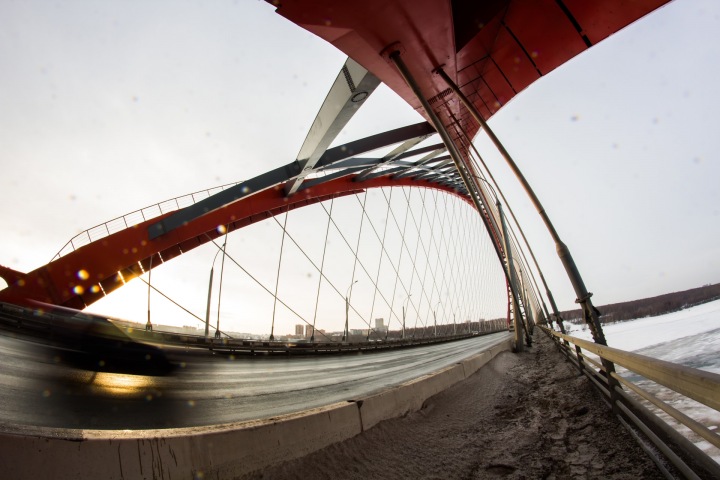 «Сибмосту» разрешили распоряжаться выигранными у Новосибирска 2,5 млрд 