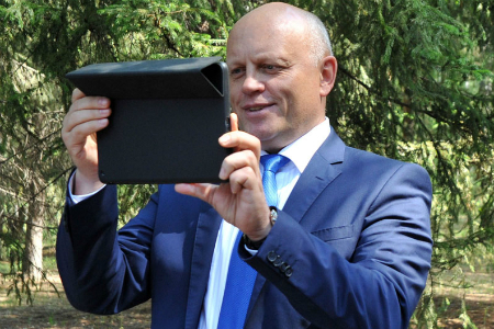 Денисенко отбирает у Назарова соперников Денисенко отбирает у Назарова соперников