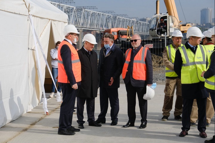 Спикер новосибирского заксобрания пригрозил лишить платный мост финансирования из-за тарифов на мусор