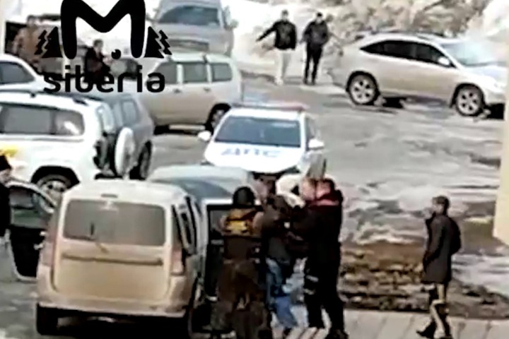 Мужчина открыл стрельбу в селе под Новосибирском