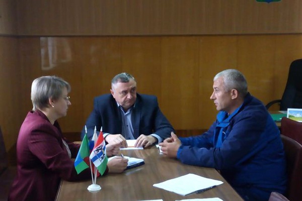 Депутатский прием: от законодательства до школьного крыльца Депутатский прием: от законодательства до школьного крыльца