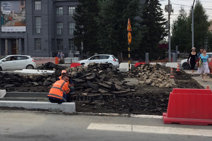 «Отдачу от этих миллиардов никто не изучал». Новосибирск строит лишние развязки, не бережет дороги и экономит на пешеходах