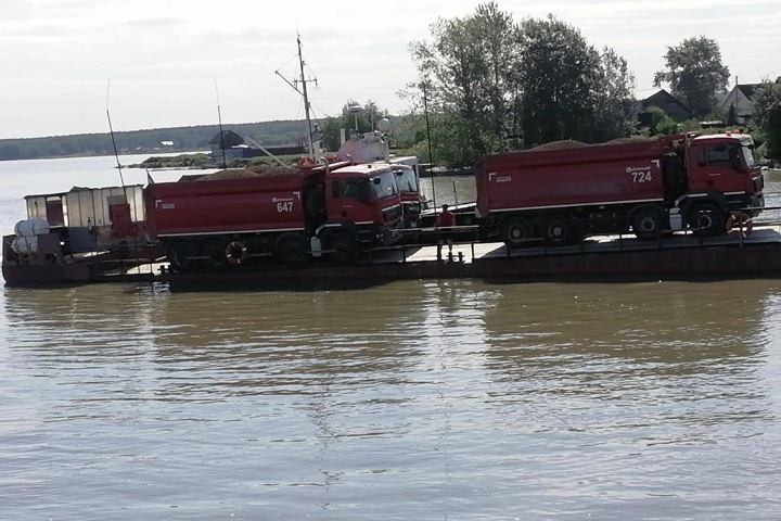 Две баржи столкнулись в Новосибирском водохранилище, пострадал человек Две баржи столкнулись в Новосибирском водохранилище, пострадал человек