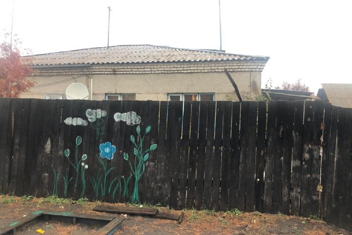 Родители держали 13-летнюю дочь на цепи в Красноярском крае Родители держали 13-летнюю дочь на цепи в Красноярском крае