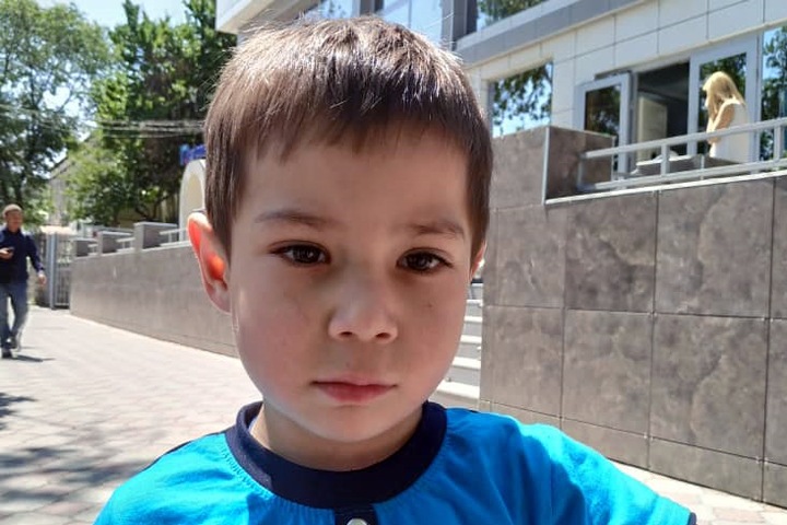 Трехлетнему мальчику требуется помощь для жизненно важного обследования в Новосибирске