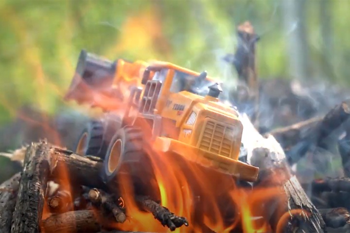 Шаманы провели обряд против угольщиков в Кузбассе Шаманы провели обряд против угольщиков в Кузбассе