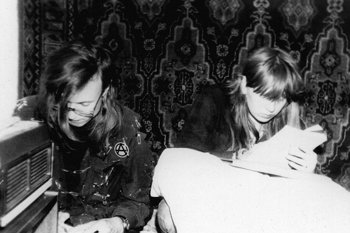 Спектакль о Янке Дягилевой и Егоре Летове поставят в Новосибирске Спектакль о Янке Дягилевой и Егоре Летове поставят в Новосибирске