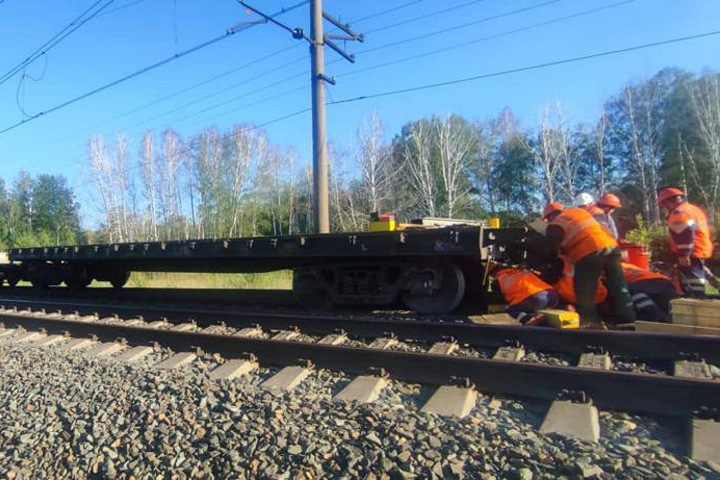 Прокуратура начала проверку после схода части грузового поезда под Каргатом