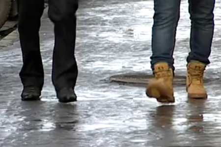 Почти 80 новосибирцев пострадали от падения на улицах в гололед Почти 80 новосибирцев пострадали от падения на улицах в гололед