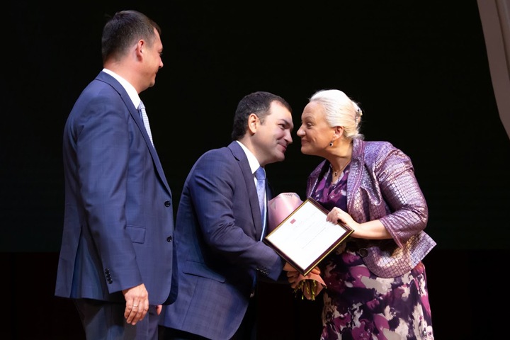 Сибирские единороссы проголосовали за внесудебную блокировку «клеветы» в интернете. Вот их имена Сибирские единороссы проголосовали за внесудебную блокировку «клеветы» в интернете. Вот их имена