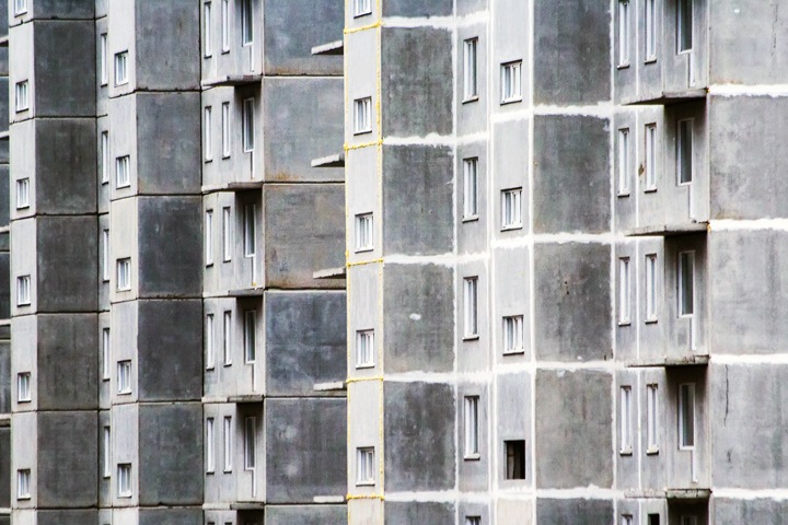 Связанные с депутатами компании получат землю без торгов за долгострои Новосибирска