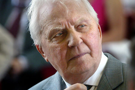 Жвачкин подлечил Лигачева после операции рассказами о Томской области Жвачкин подлечил Лигачева после операции рассказами о Томской области