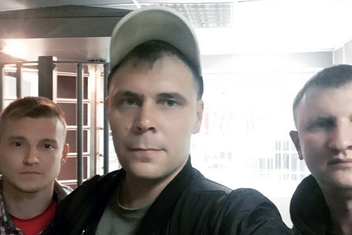 Активистов кемеровского проекта «Не будь инертным» арестовали Активистов кемеровского проекта «Не будь инертным» арестовали